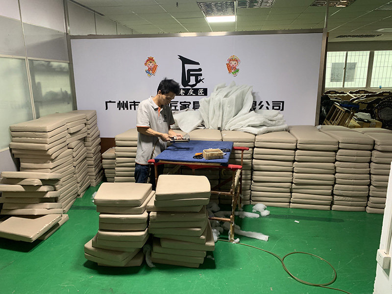 為什么要進(jìn)行沙發(fā)翻新?